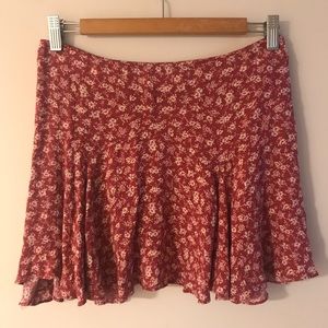90’s floral print flowy mini skirt size 2 nice red